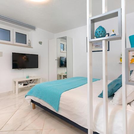 Blue Star Apartment Premantura Exterior photo