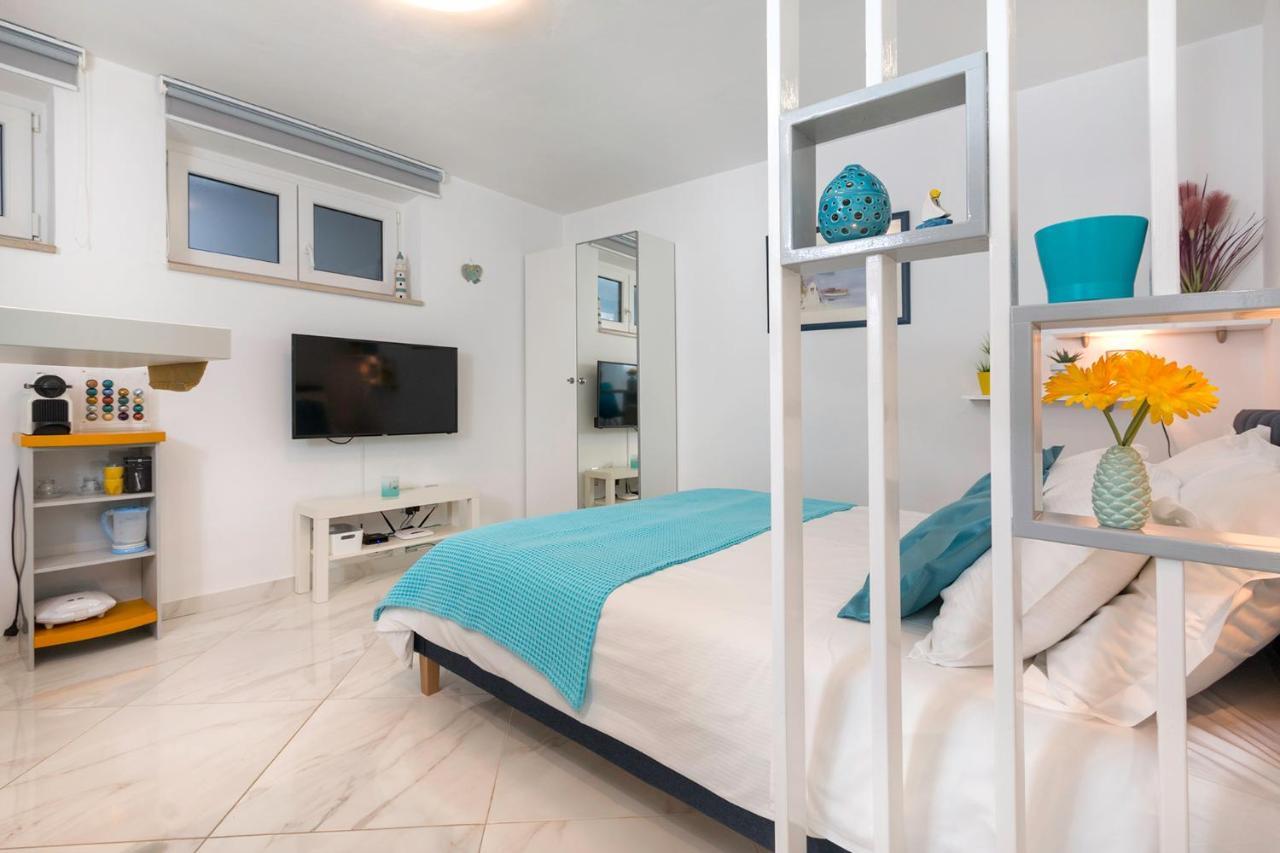 Blue Star Apartment Premantura Exterior photo